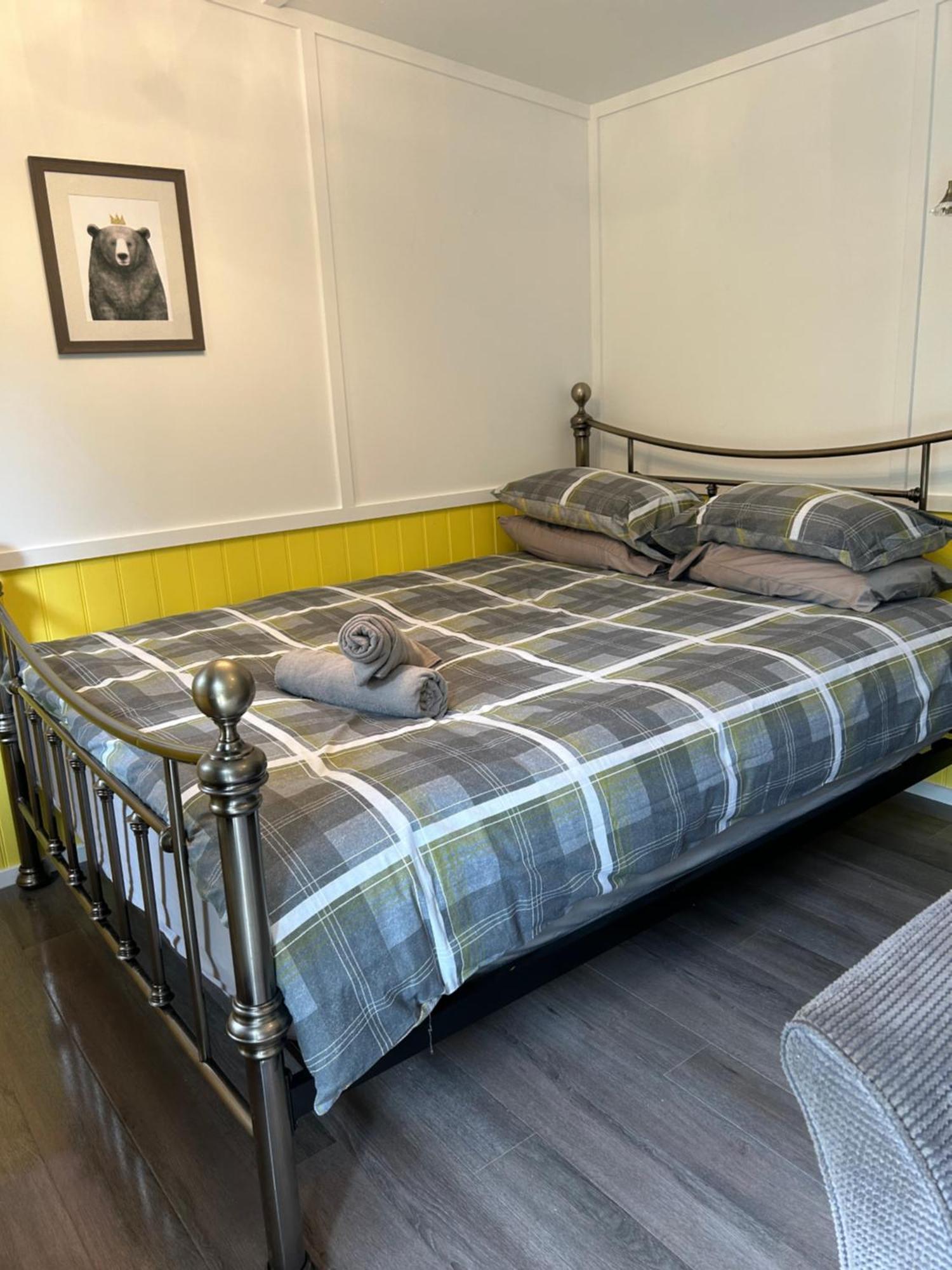 1Lochness Glam Lodges Inverness Eksteriør billede